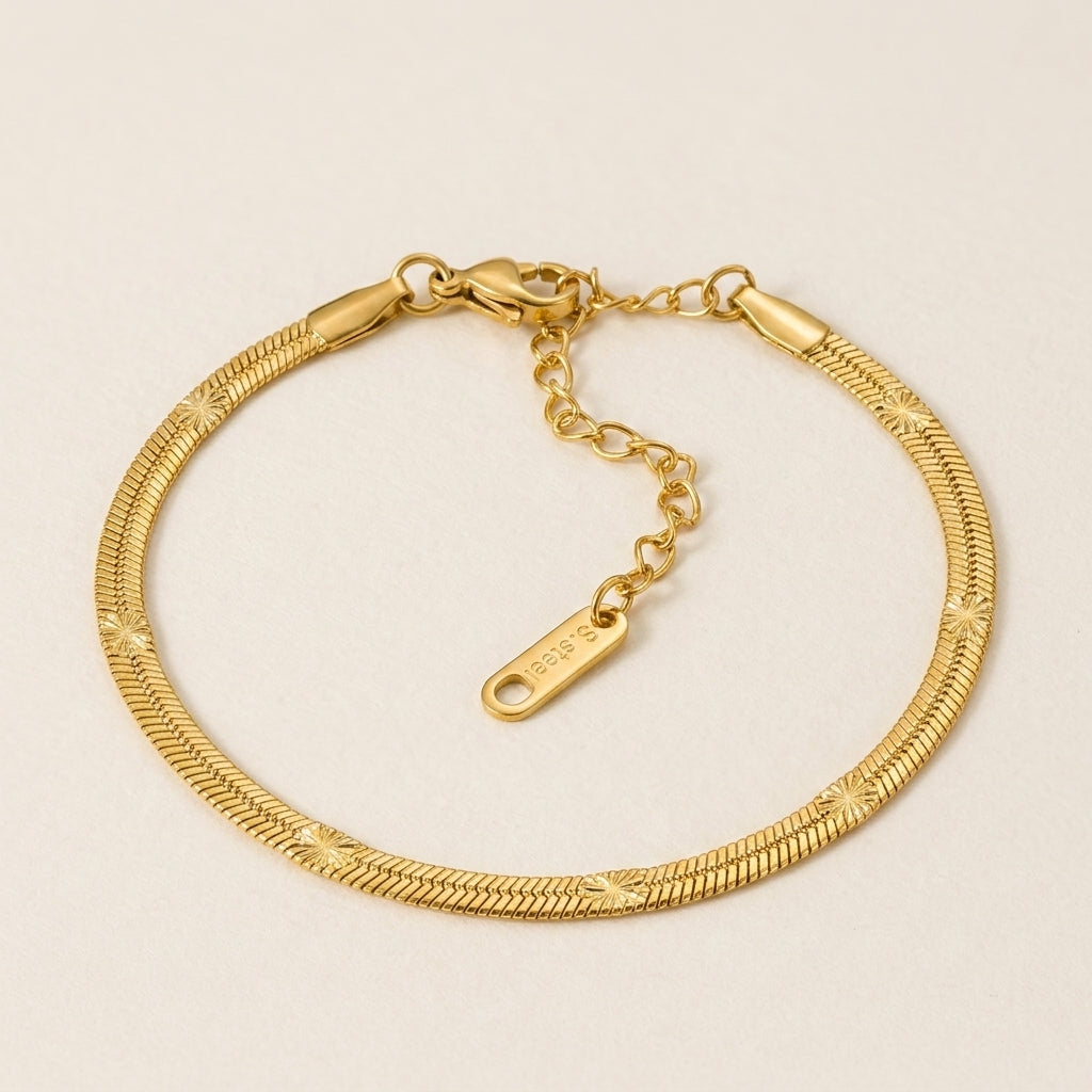 Star Pattern Snake Chain Bracelet