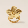 Elegant Gold Flower Ring