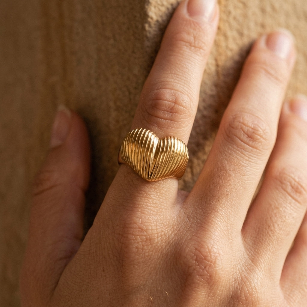 Ribbed Heart Ring